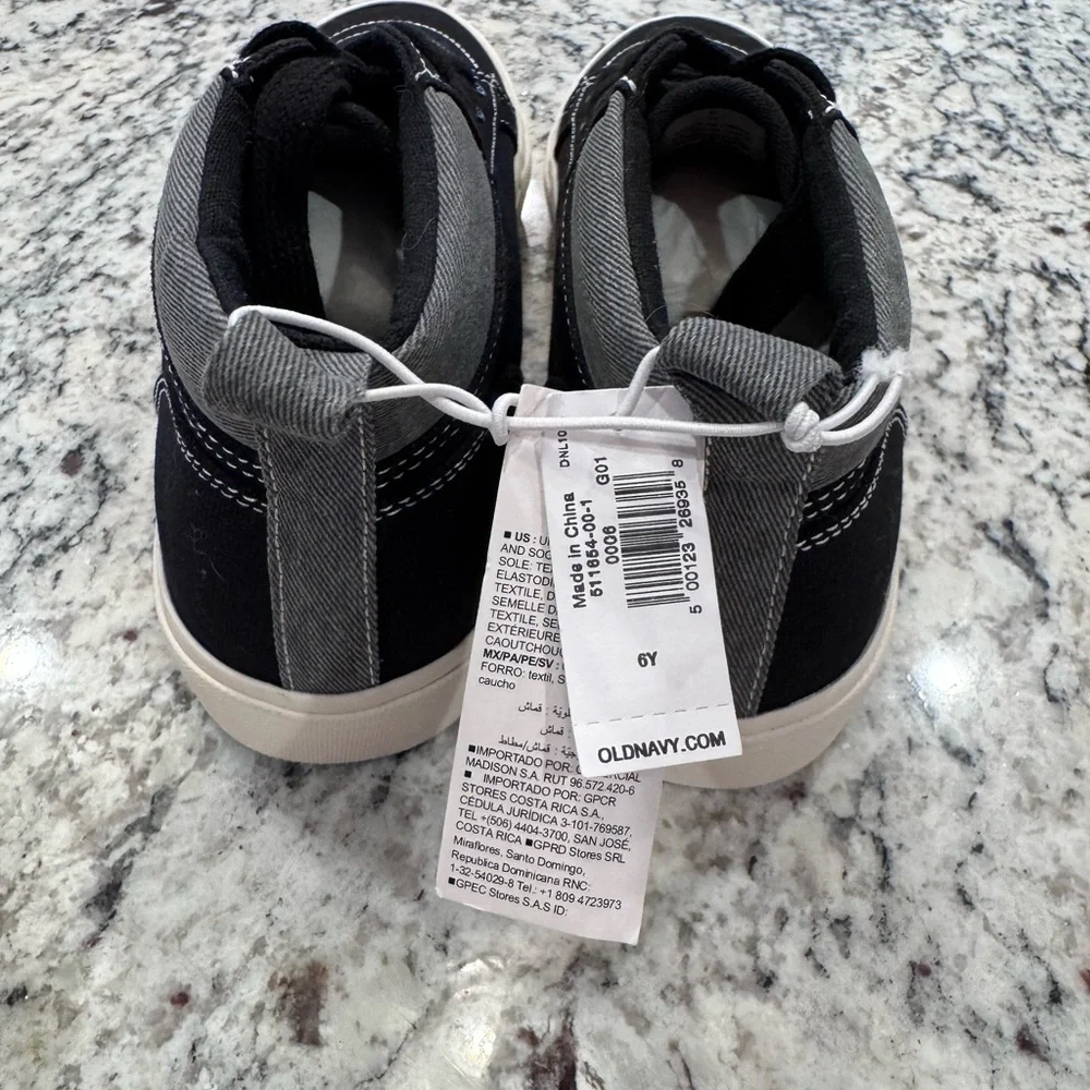 Old Navy Black High Top Sneakers Kids 6Y NWT